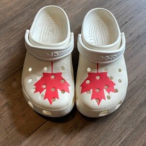 Crocs Canada white men’s 6 women’s 8